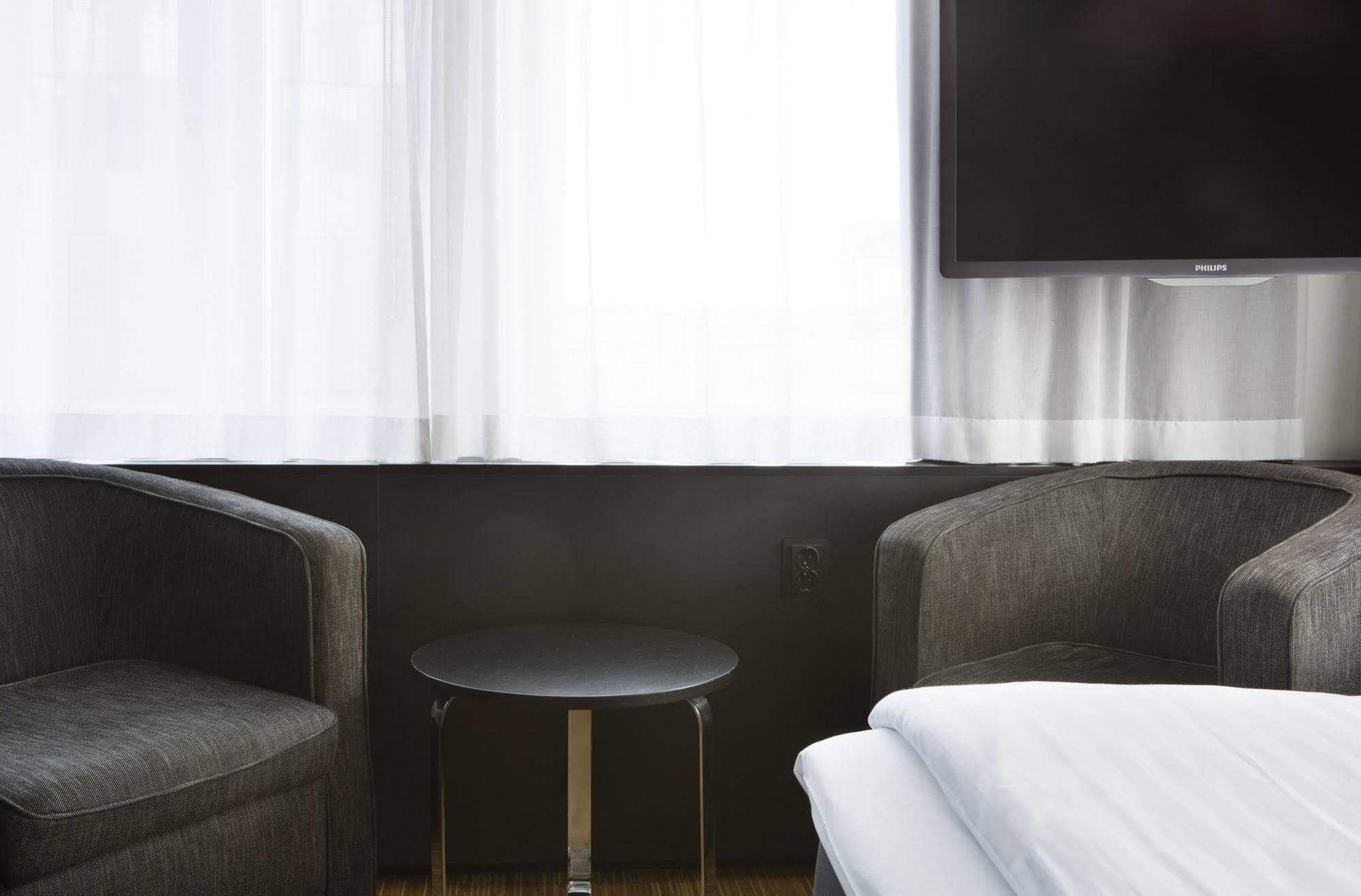 Comfort Hotel Xpress Stockholm Central Exterior photo