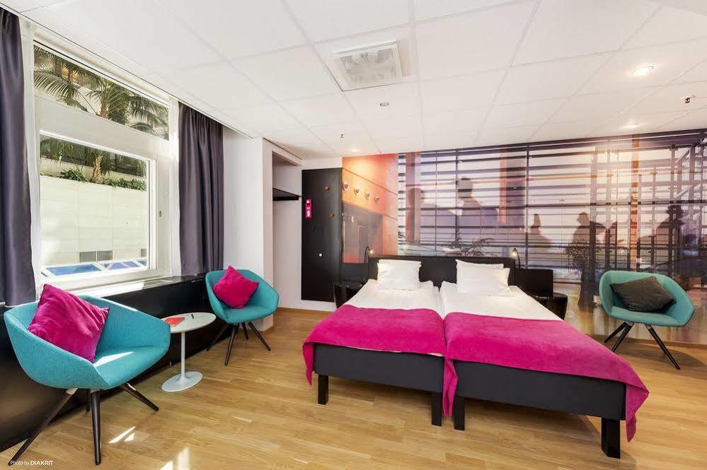 Comfort Hotel Xpress Stockholm Central Exterior photo